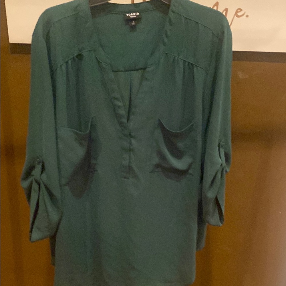 Torrid Green 3/4 Sleeve Relaxed Blouse with Mandarin Collar